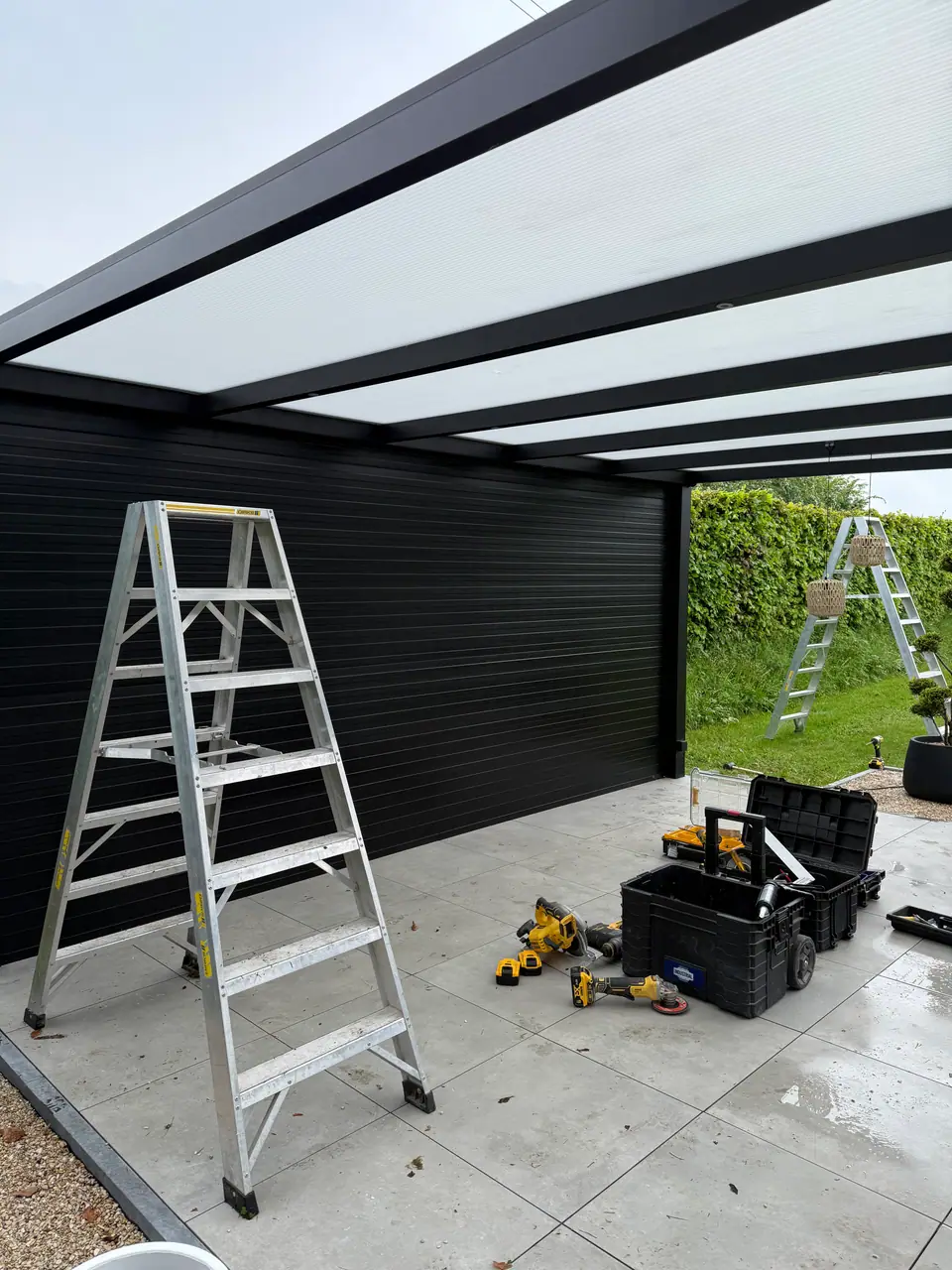 Canopy with a slat wall, photo 2