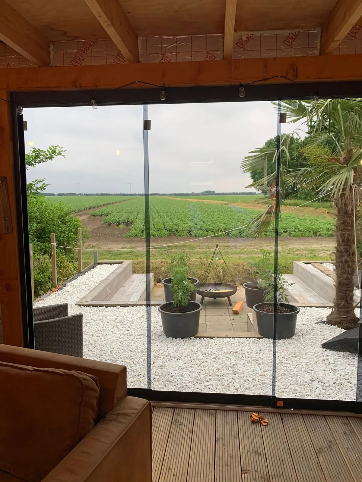 Garden room looking out over a field, photo 1